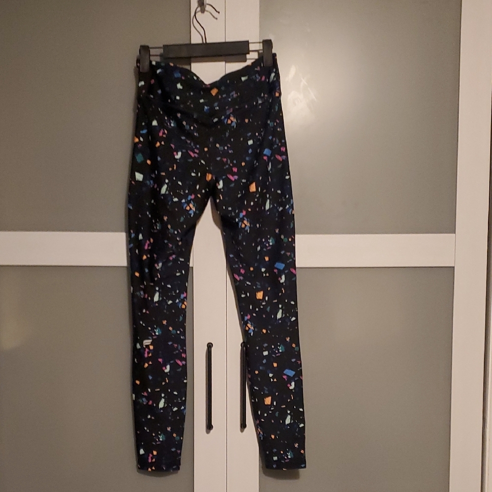 Fabletics Leggings with Multicolor Pattern - Picture 3 of 5